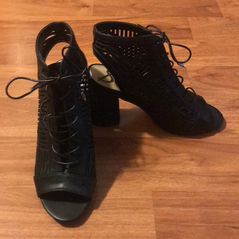 Sam Edelman!!! Black Lace up Bootie! Barely worn!